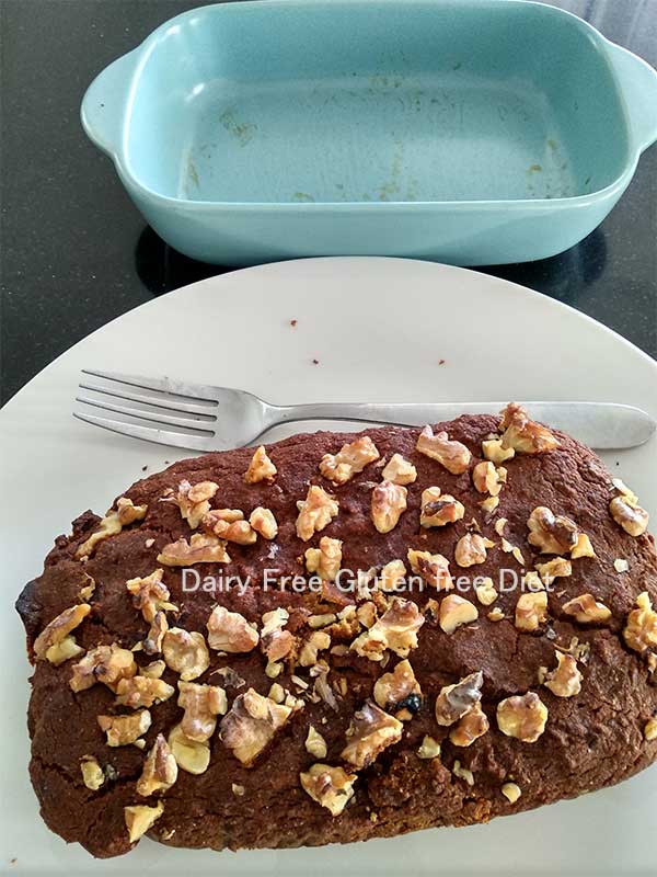 Date and walnut cake